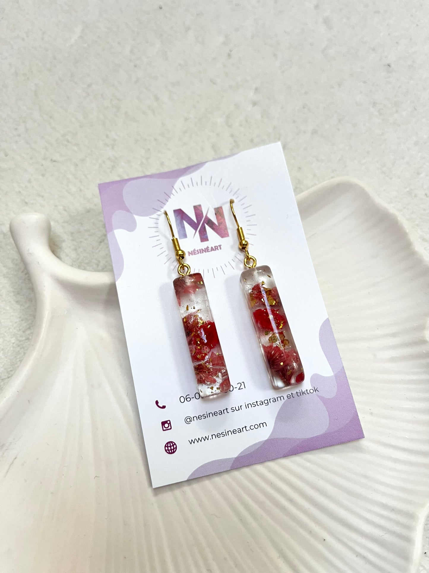 Boucle d’oreille fleurs séchées modèle « somptueuse rouge »