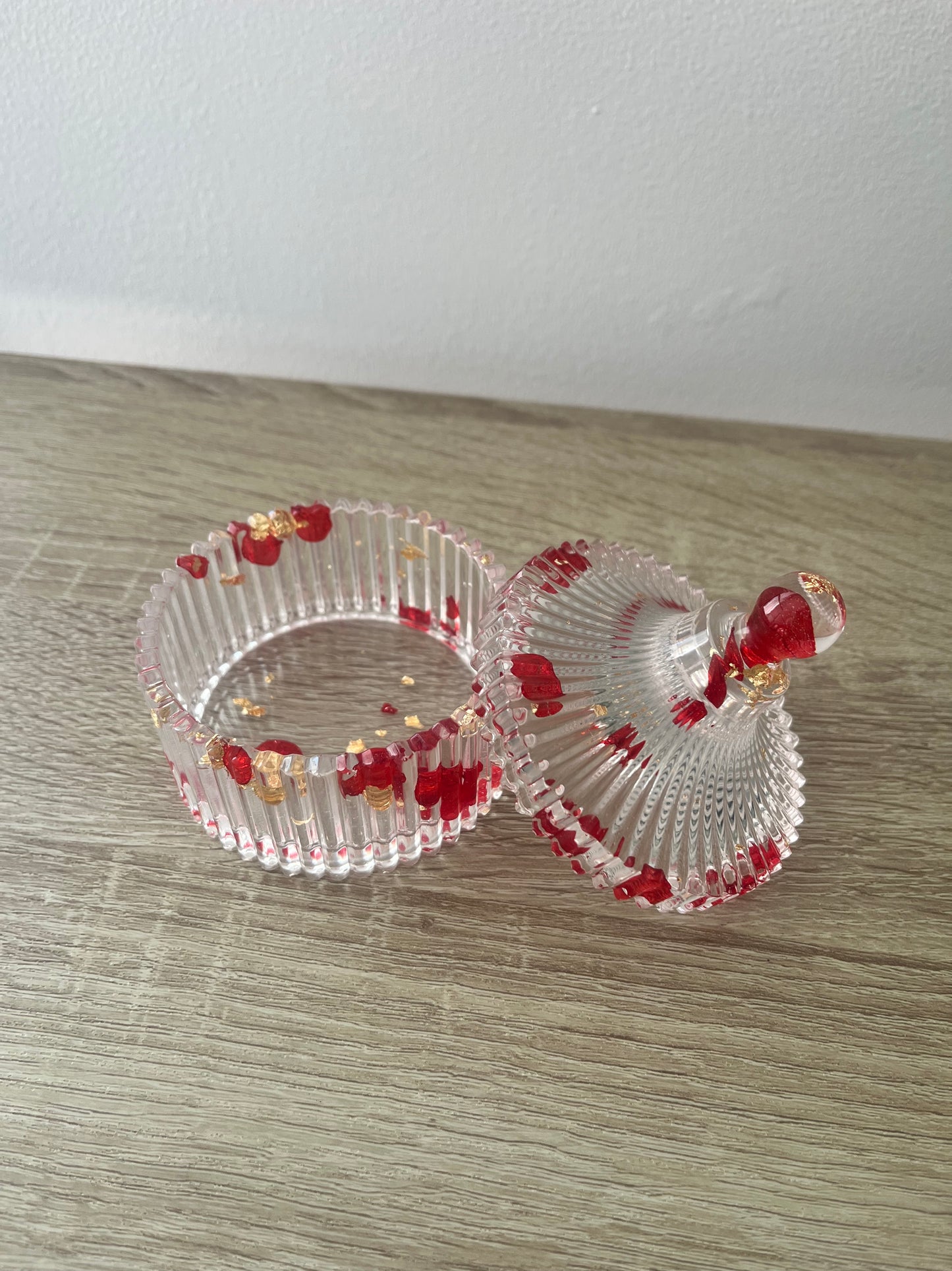 Boîte pétale de rose feuille d’or