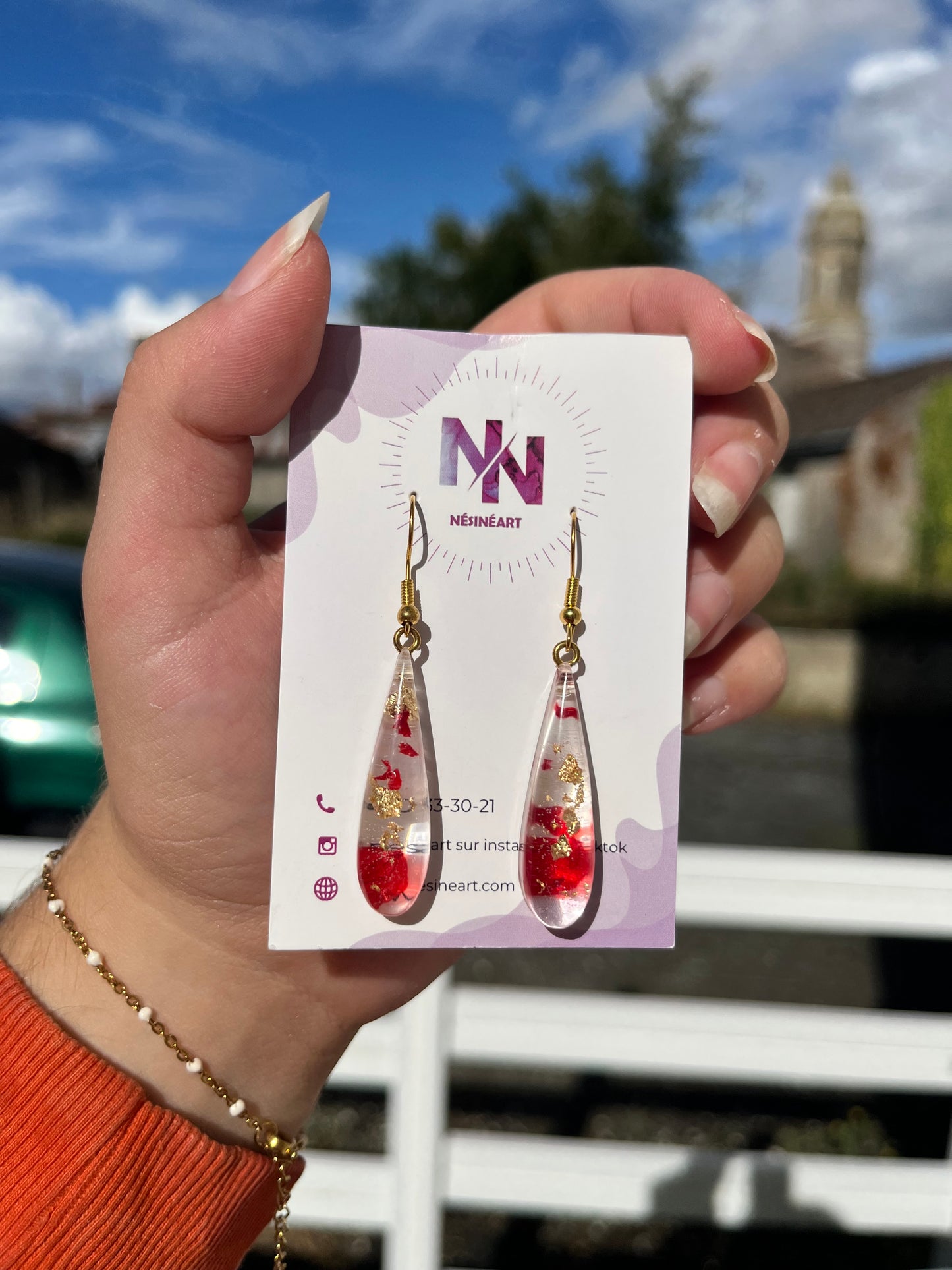 Boucle d’oreille fleurs séchées rouge modèle « goutte »