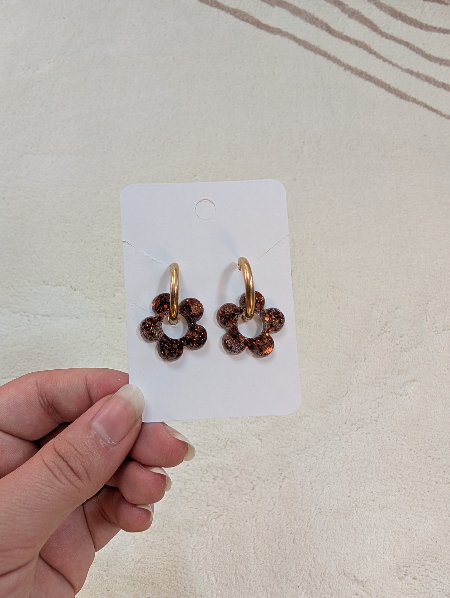 Pampille marron à paillettes