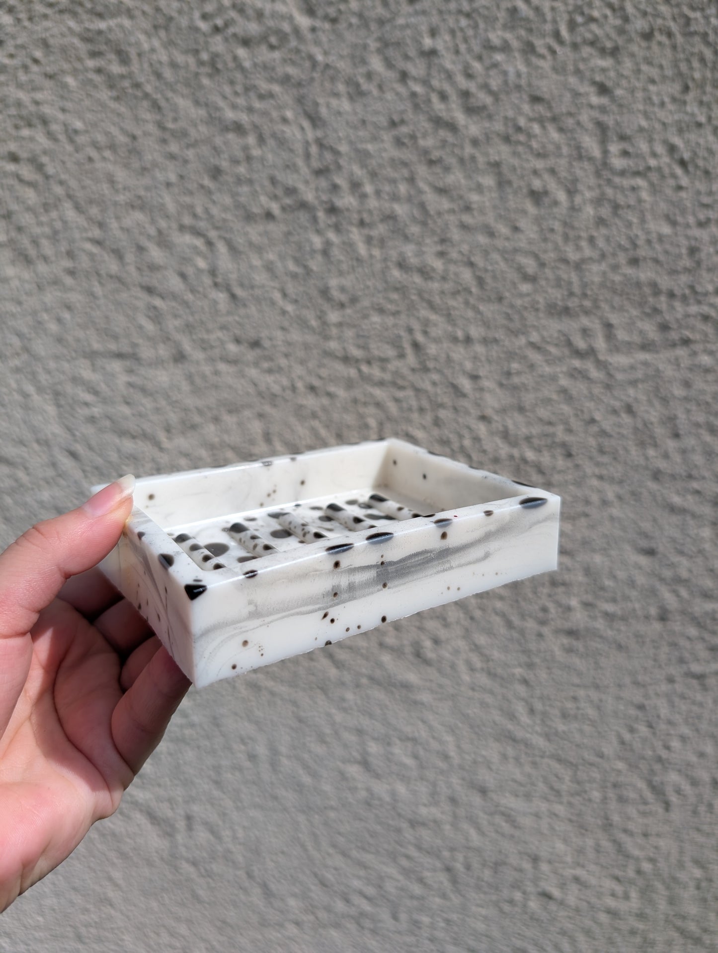 Porte savon blanc et noir