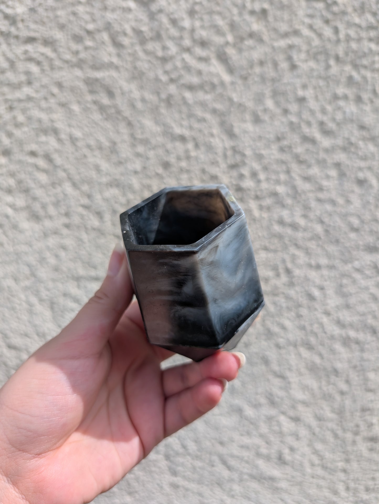 Pot noir marbré