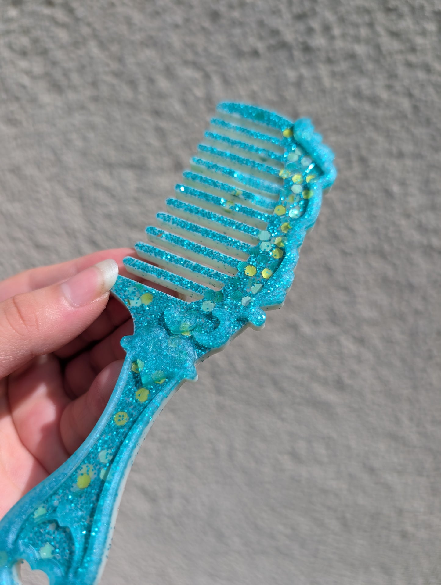 Peigne bleu à paillettes