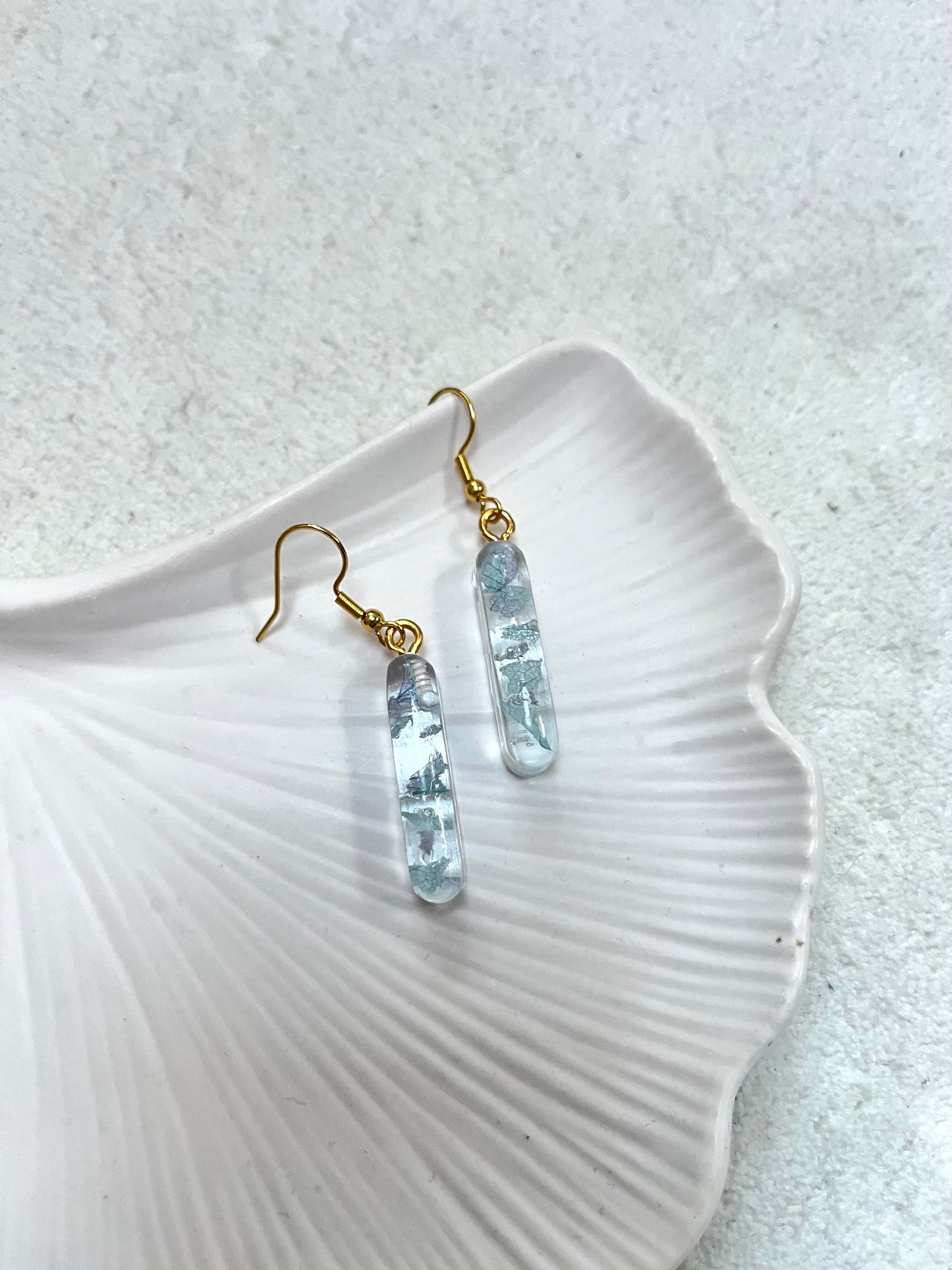 Boucle d’oreille fleurs séchées modèle « allondie bleu »