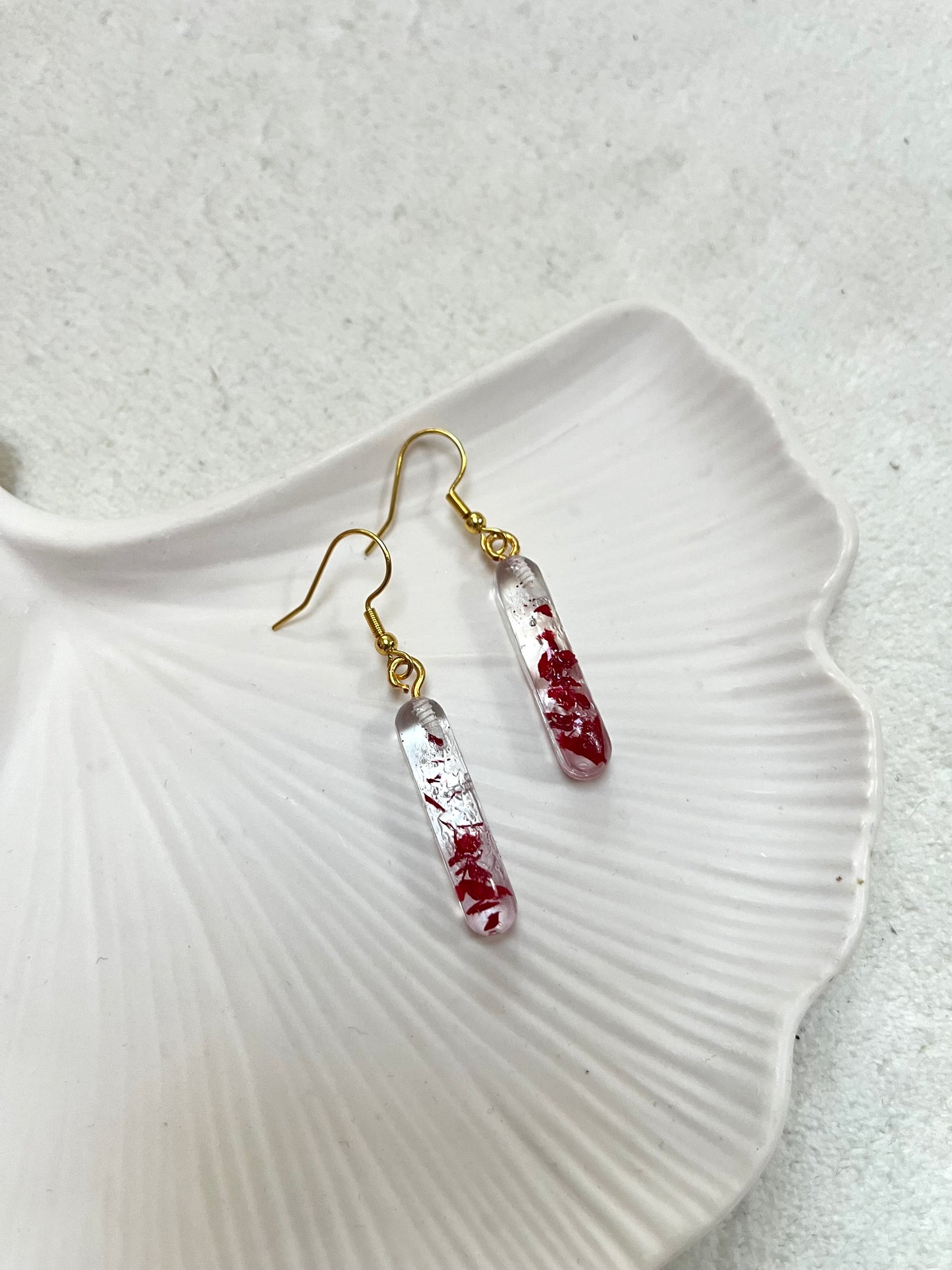 Boucle d’oreille fleurs séchées modèle « allondie rouge »