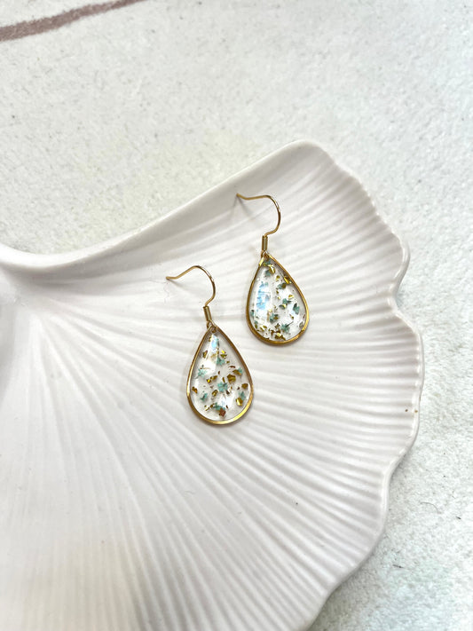 Boucle d’oreille fleurs séchées modèle « grande goutte »