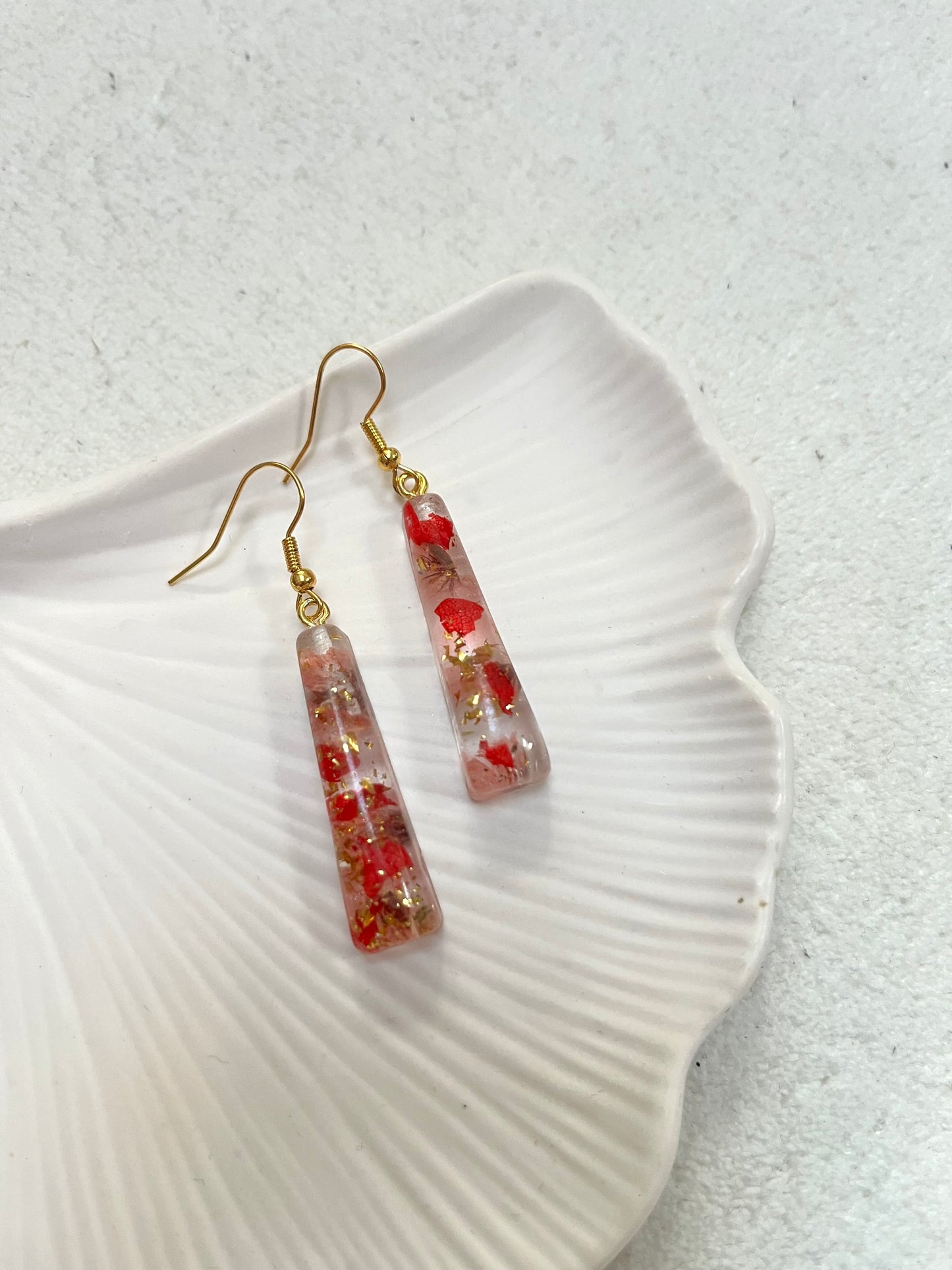 Boucle d’oreille fleurs séchées modèle « pyrande rouge »