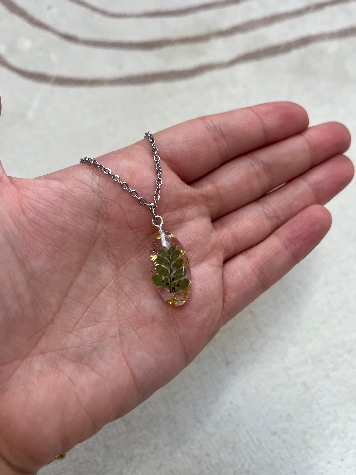 Collier fleur séchée vert