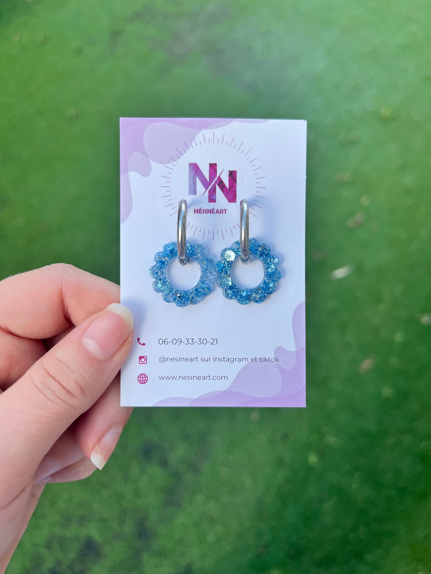 Pampille bleu clair à paillettes