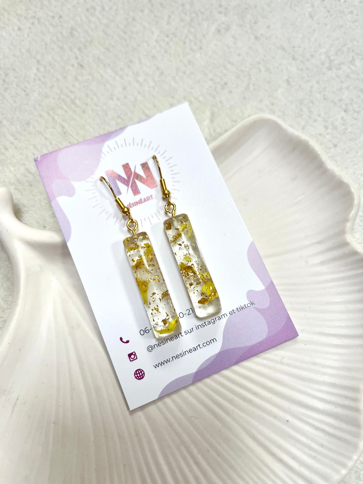 Boucle d’oreille fleurs séchées modèle « allongé  jaune »