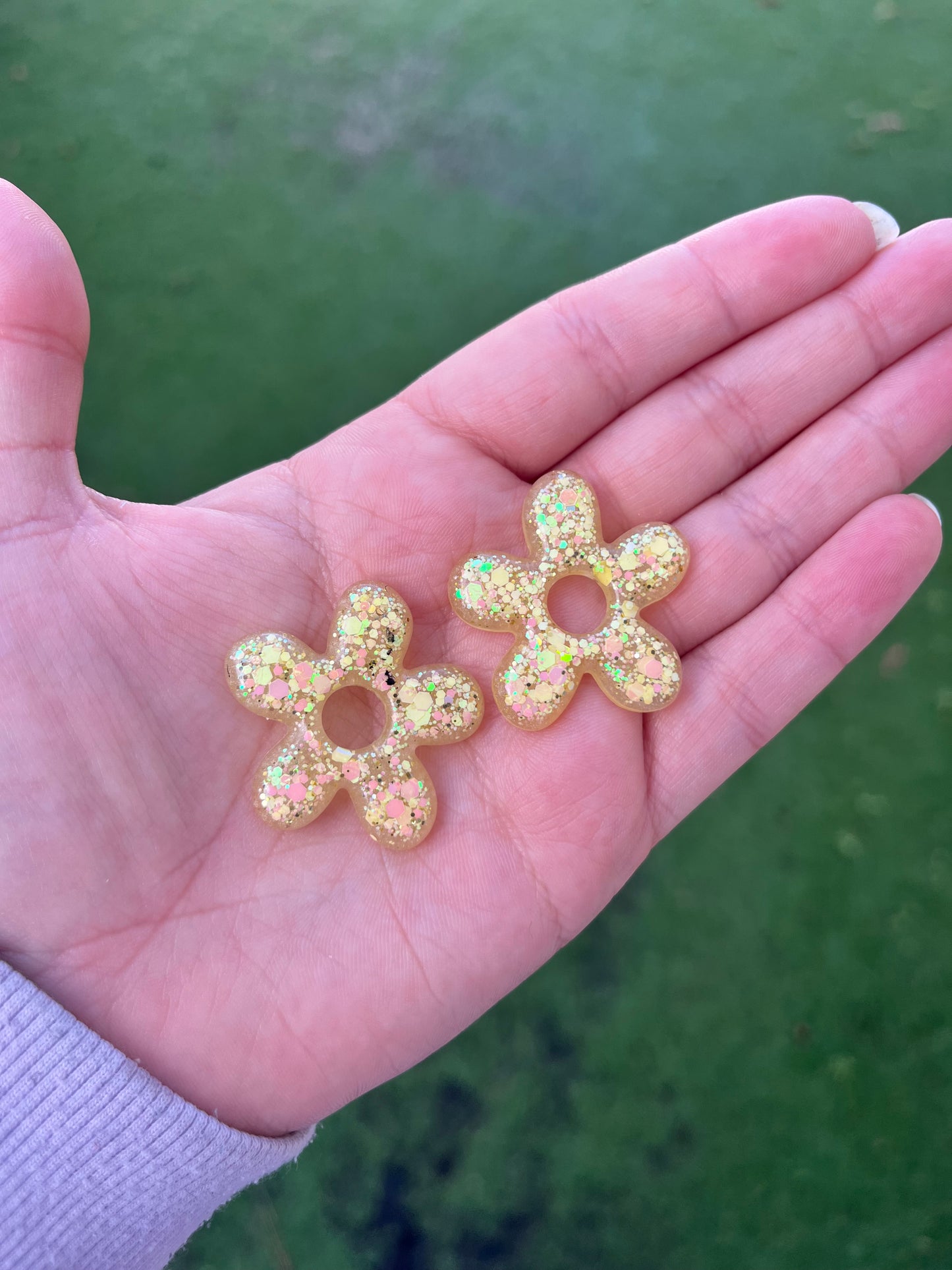 Pampille fleur jaune pailletée