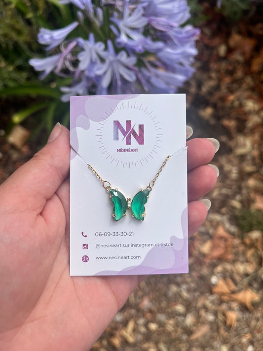 Collier papillon vert