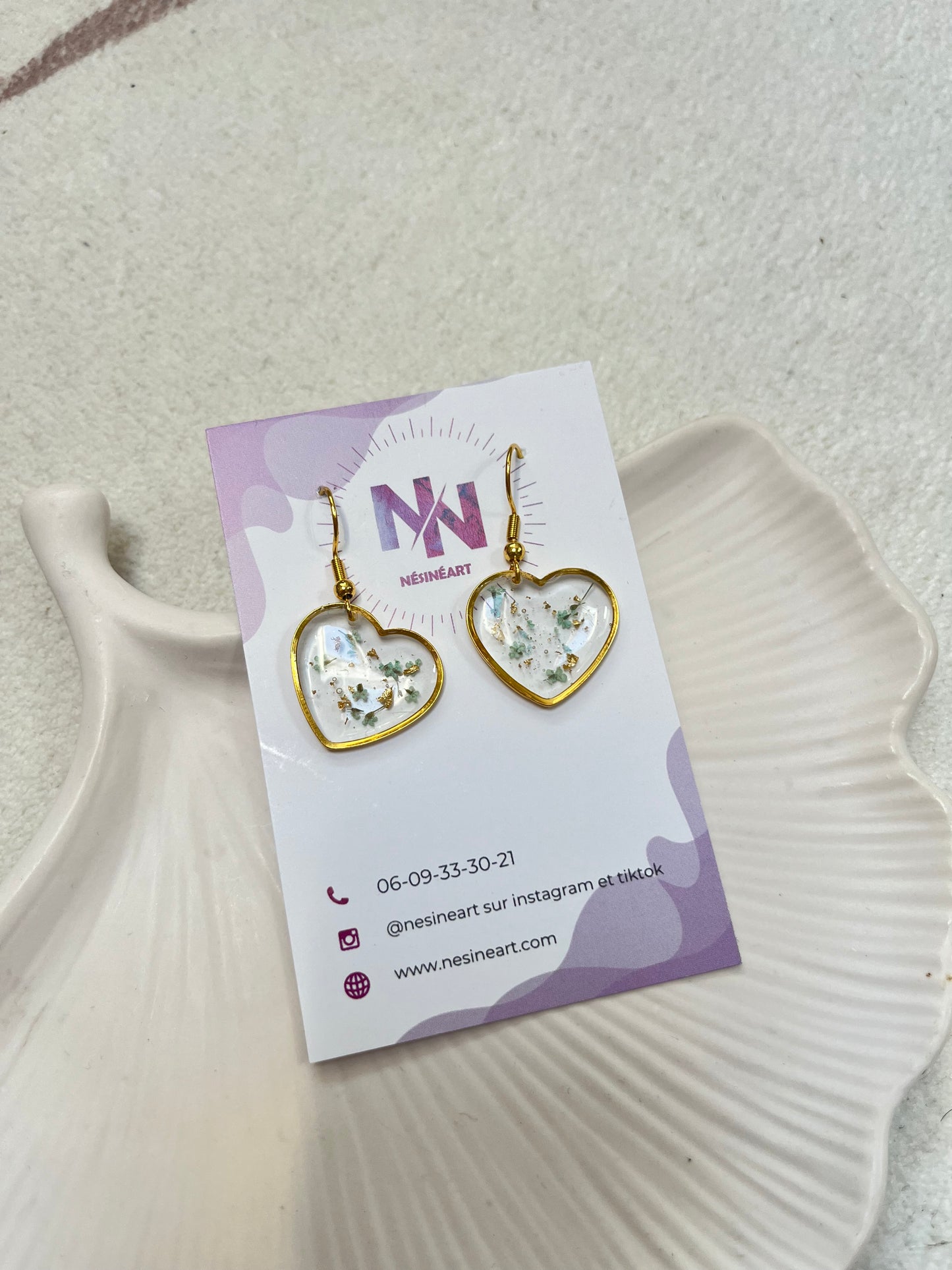 Boucle d’oreille fleurs séchées modèle « grand cœur »