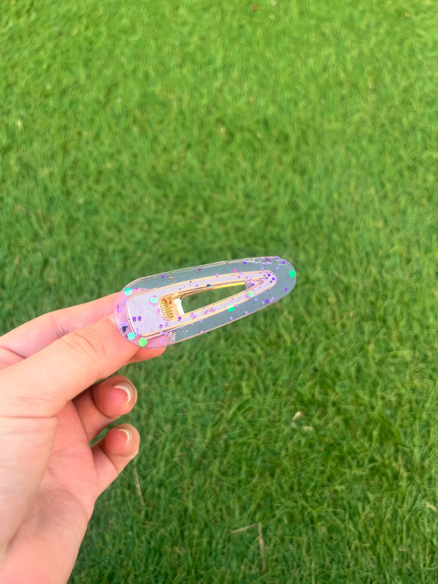 Barrette transparente violette à paillettes