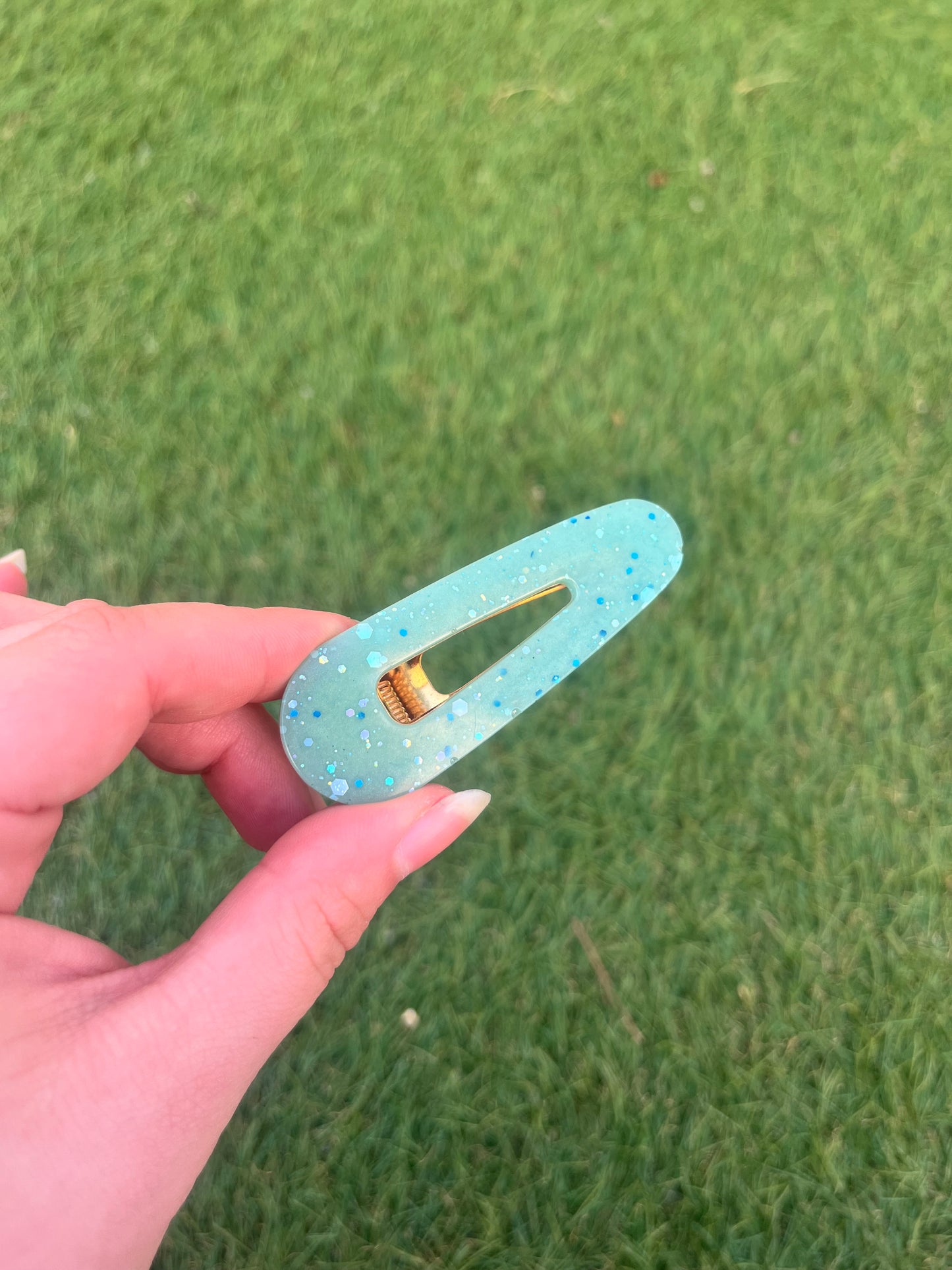 Barrette turquoise à paillettes