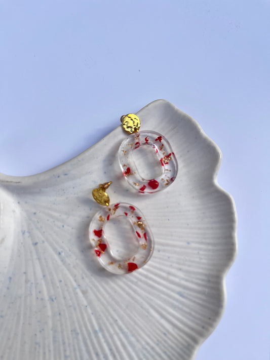 Boucle d’oreille fleurs séchées rouge modèle « Coquette »