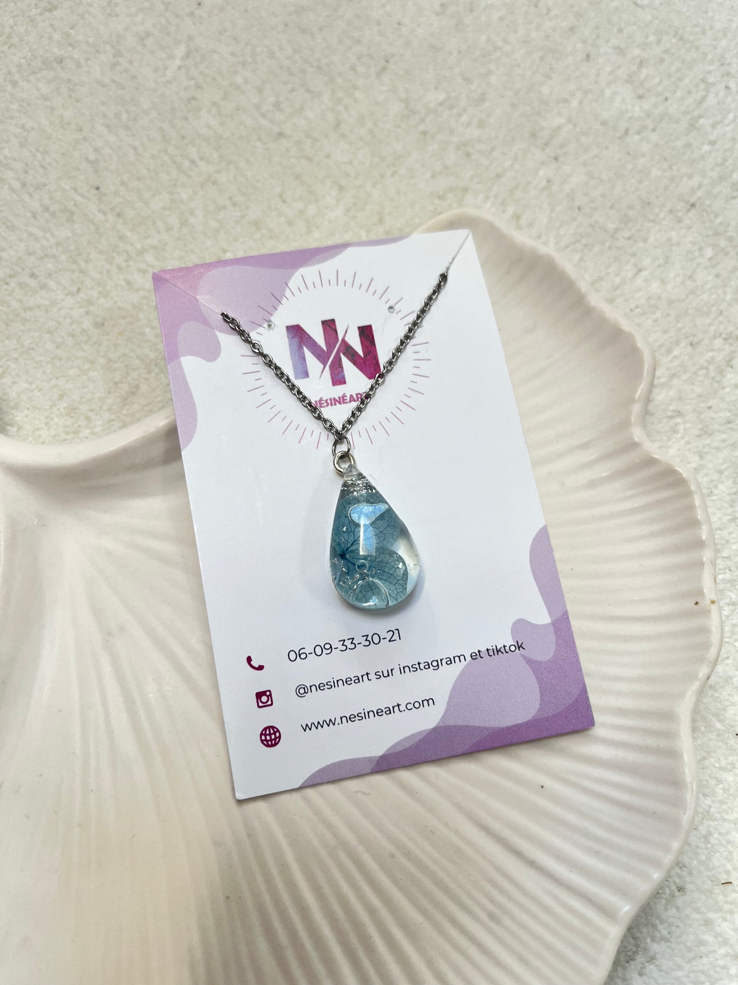 Collier fleur séchée bleu clair