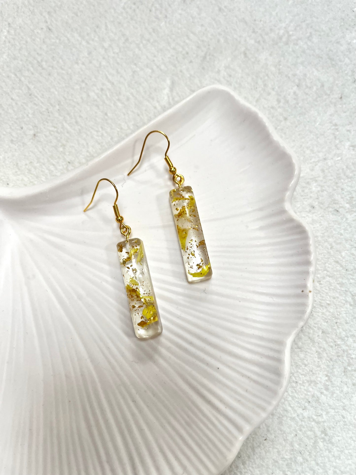 Boucle d’oreille fleurs séchées modèle « allongé  jaune »