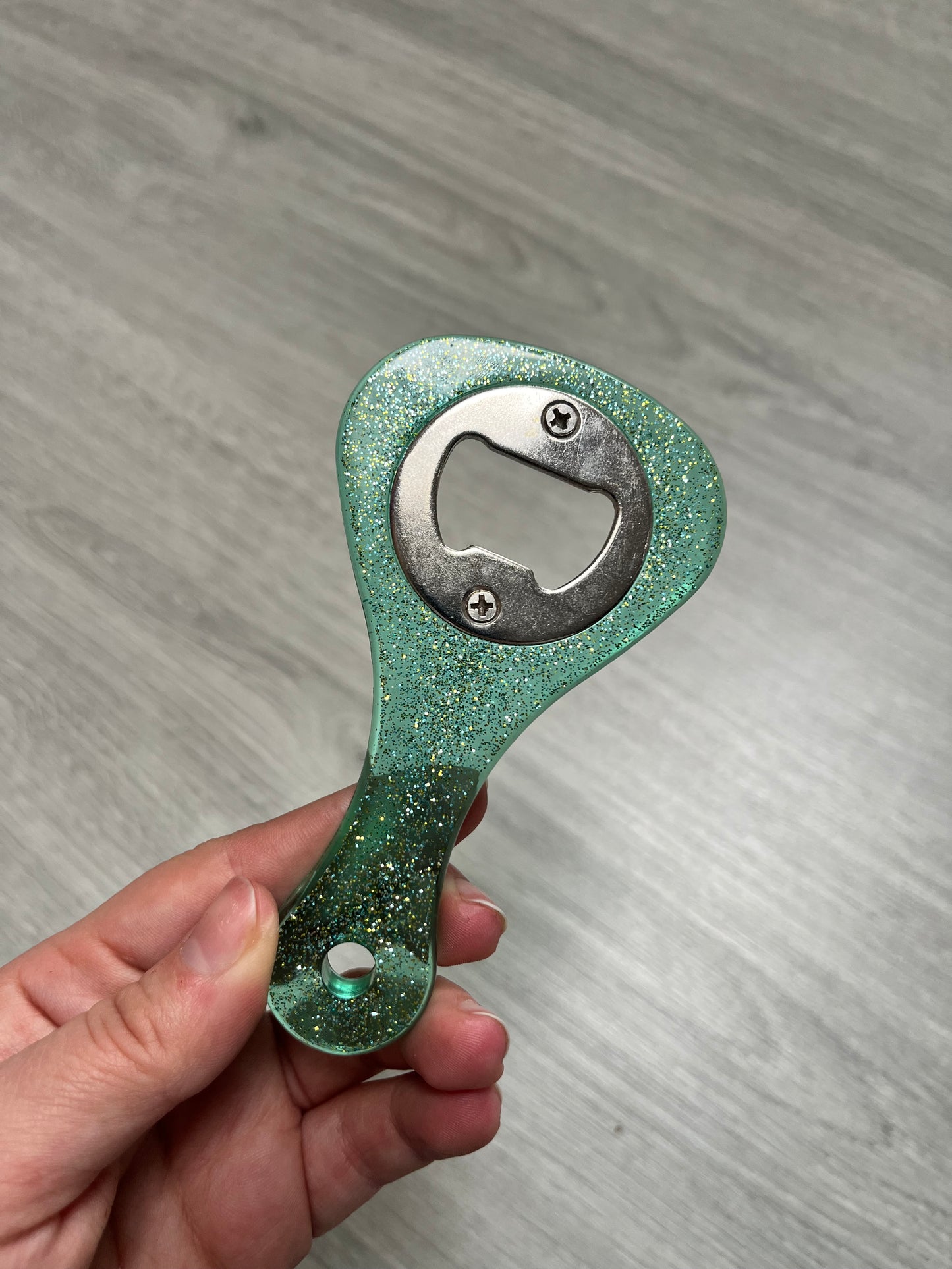 Décapsuleur vert à paillettes