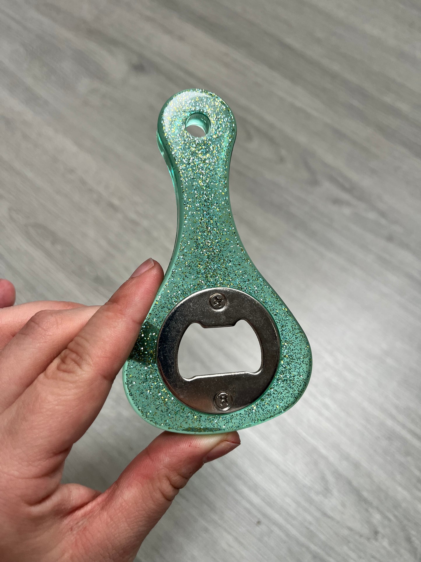 Décapsuleur vert à paillettes