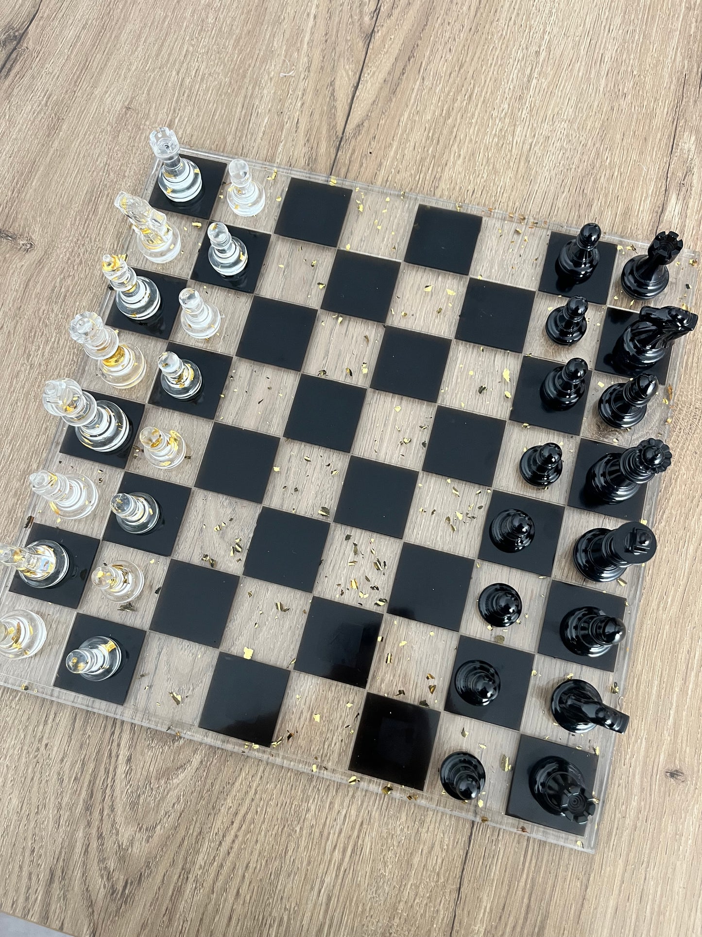 Jeu d’échec or et noir