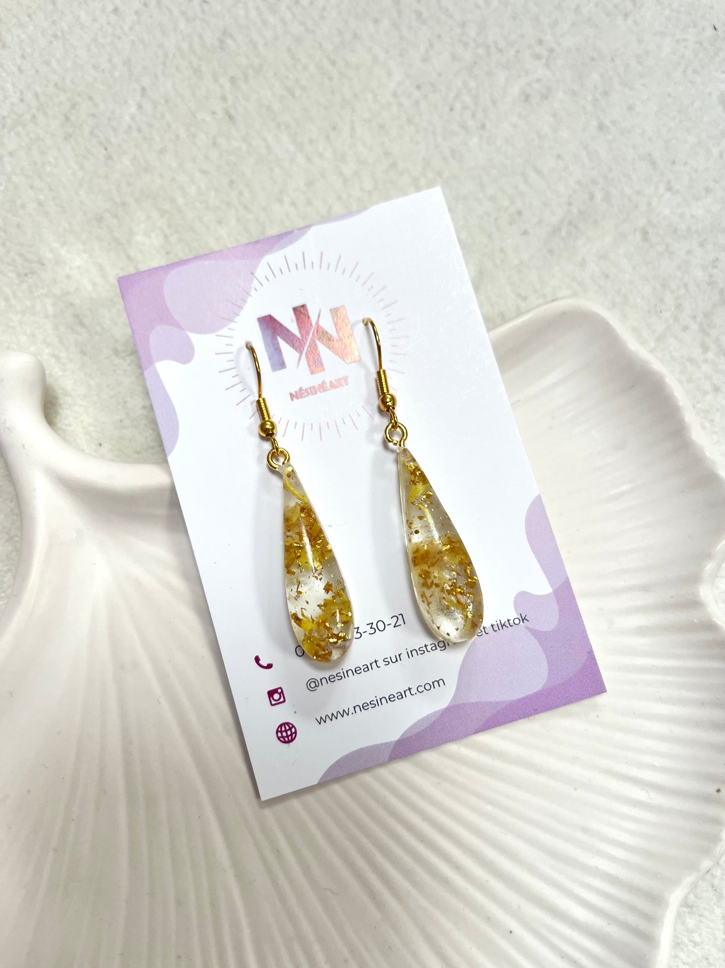 Boucle d’oreille fleurs séchées modèle « goutte jaune »