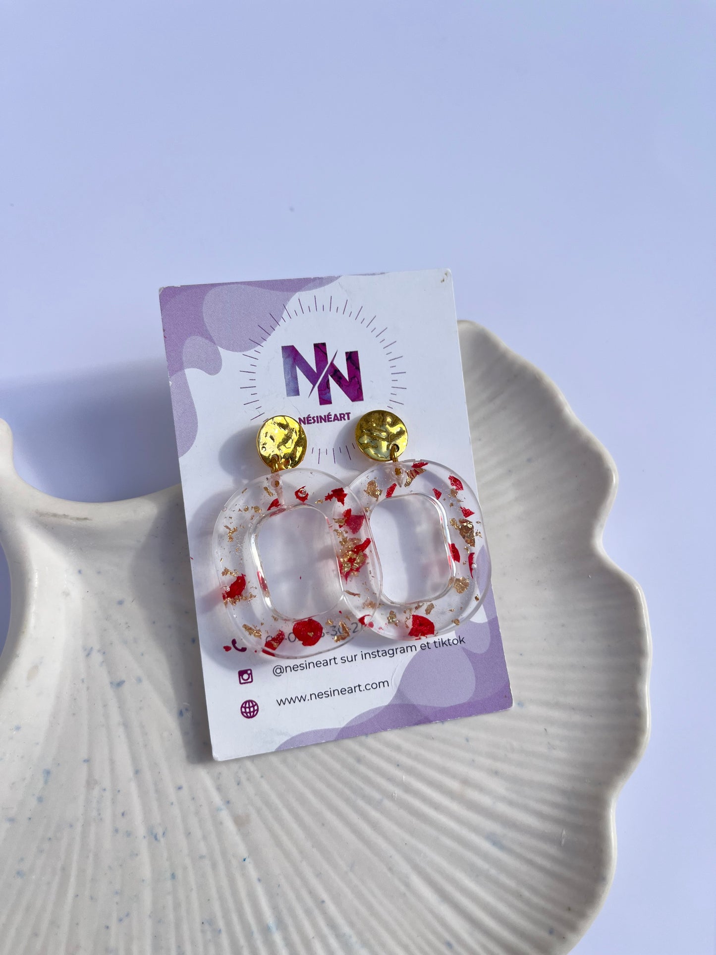 Boucle d’oreille fleurs séchées rouge modèle « Coquette »