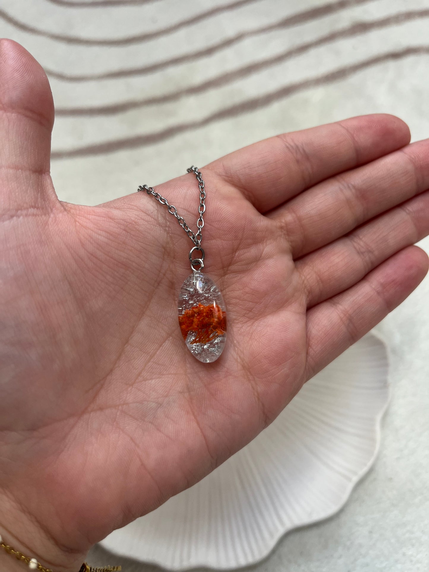 Collier fleur séchée orange