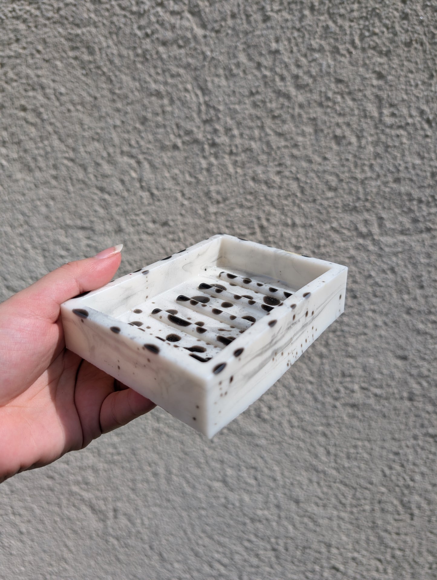 Porte savon blanc et noir