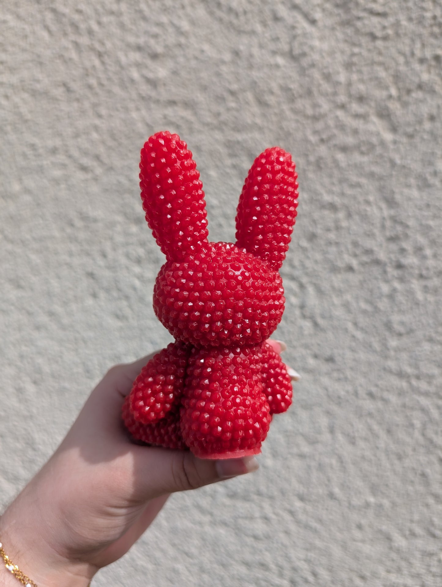 Grand lapin rouge